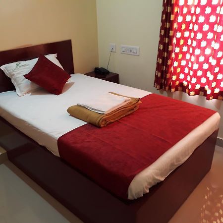 Hotel Ganga Residency Kuzhittura ภายนอก รูปภาพ