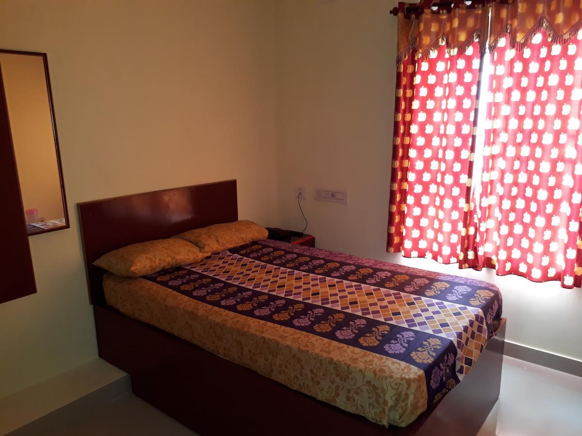 Hotel Ganga Residency Kuzhittura ภายนอก รูปภาพ
